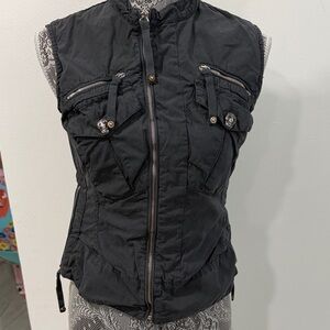 Black Sleeveless Quilted Vest with Front Zip